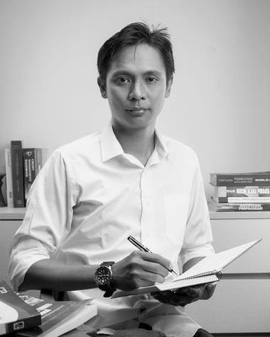 Antonius Nugraha, Manager Marketing, potret hitam putih